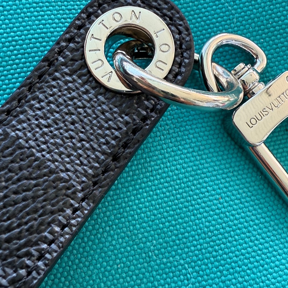 Louis Vuitton Black Damier Graphite Key & Card Holder with Silver Hardware - Picture 2 of 2